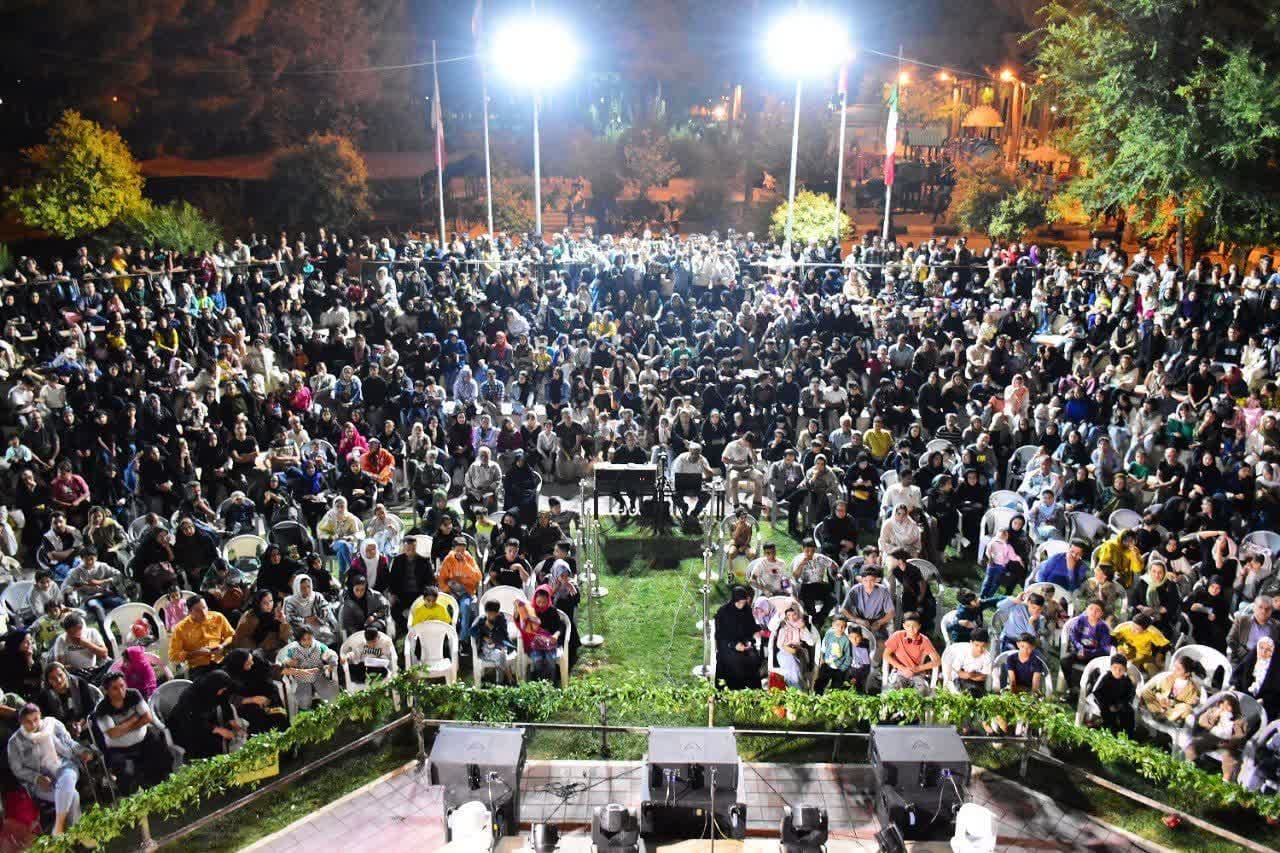 جشن بزرگ هفته وحدت همزمان با فرارسیدن سالروز میلاد حضرت رسول اکرم (ص) و امام جعفر صادق(ع) برگزارشد