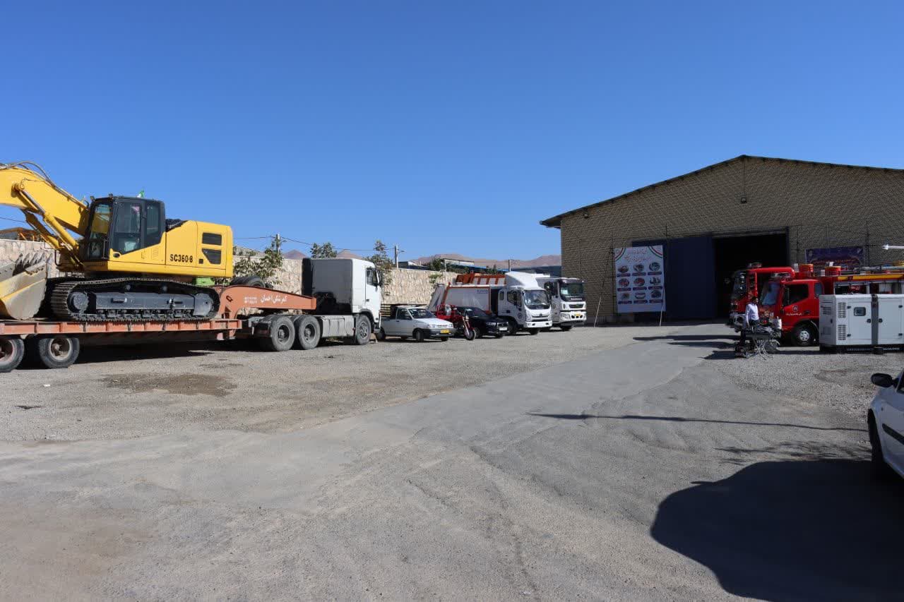 آئین رونمایی و بهره برداری از ماشین آلات واحد موتوری و تجهیزات آتش نشانی شهرداری محلات