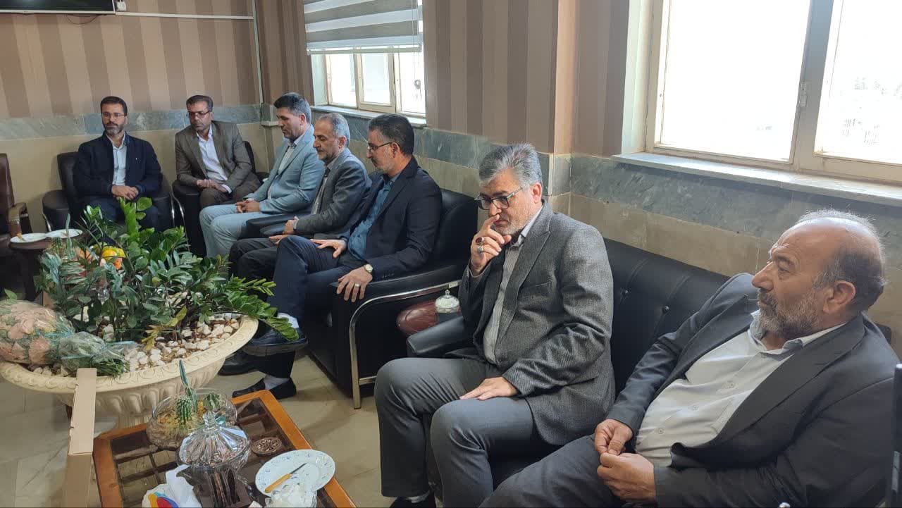 دیدار شهردار و اعضای شورای اسلامی شهر محلات با فرماندهی انتظامی شهرستان محلات